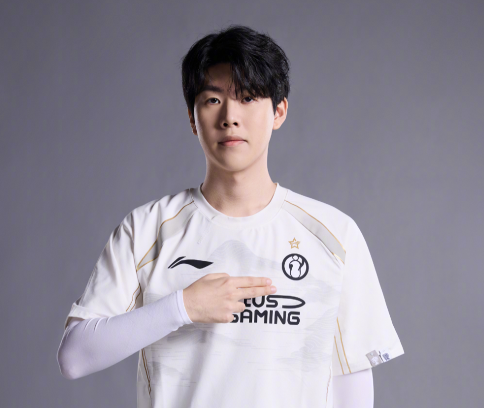 赫罗纳在新 赫罗纳在新